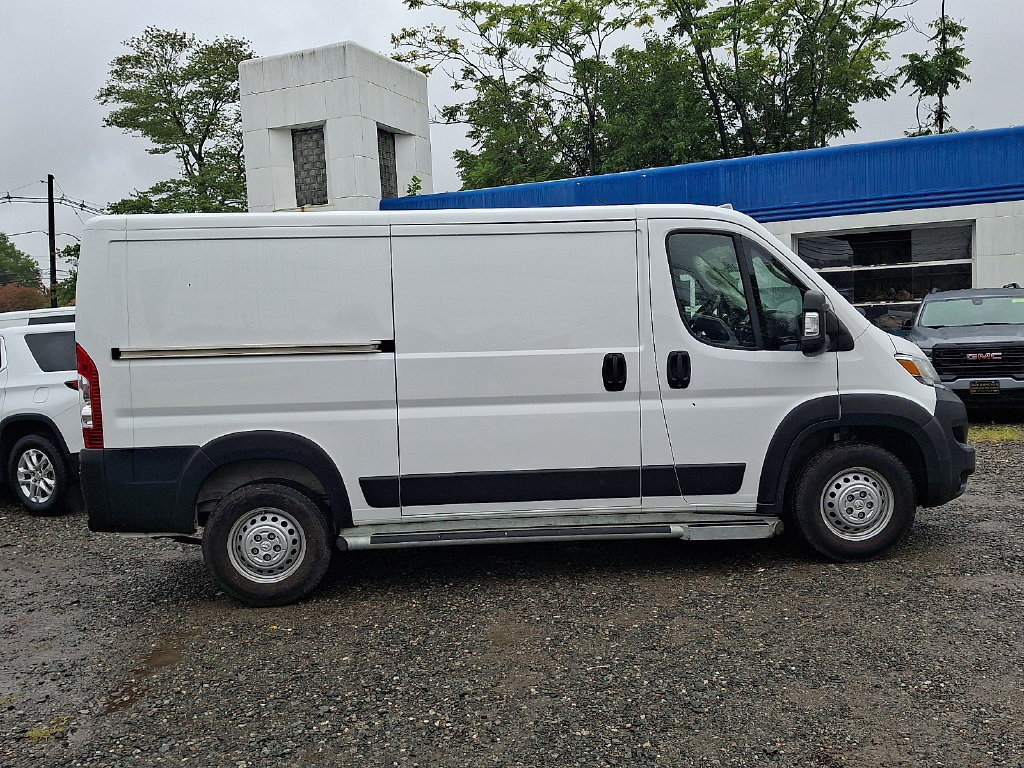 Used 2025 RAM ProMaster 2500 w/ U-Haul Equipment Group FWD image 9