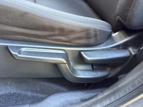 Used 2016 Honda HR-V LX image 14