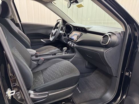 Used 2024 Nissan Kicks SV image 25