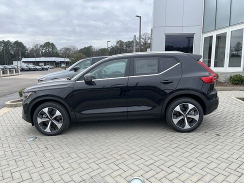 New 2025 Volvo XC40 B5 Core w/ Protection Package Premier image 2