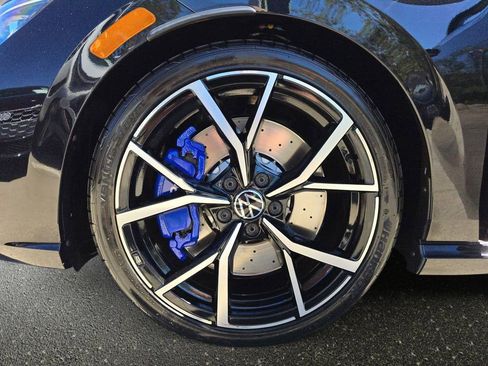 Used 2023 Volkswagen Golf R image 33