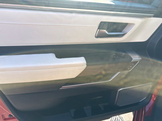 Used 2023 Toyota Sequoia Capstone AWD/4WD image 27