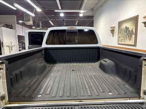 Used 2014 Ford F250 Lariat w/ Lariat Interior Package image 14