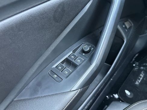 Used 2023 Volkswagen Jetta SE w/ Panoramic Sunroof Package image 11