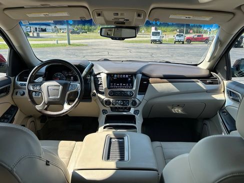 Used 2018 GMC Yukon Denali w/ Denali Ultimate Package AWD/4WD image 12
