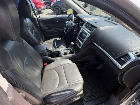 Used 2016 GMC Acadia SLT image 32