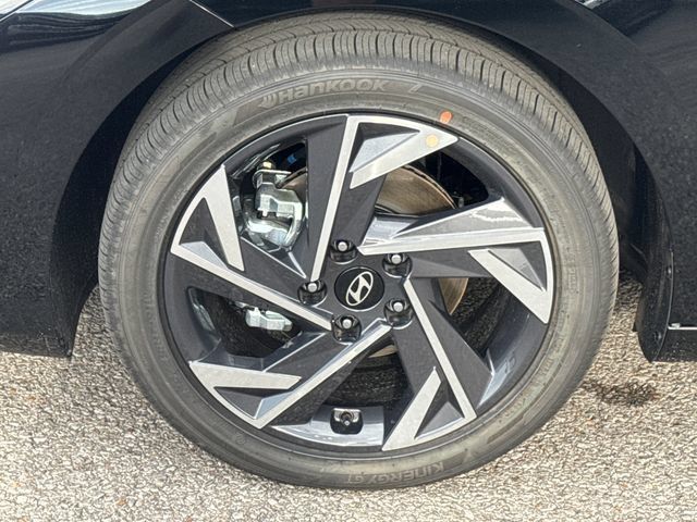 New 2026 Hyundai Elantra Limited FWD image 23