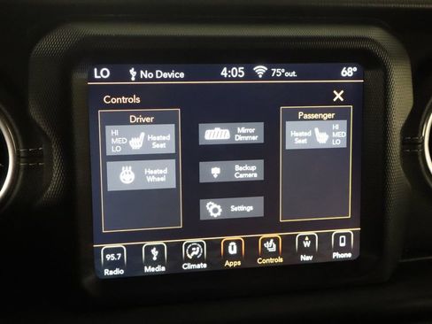 Used 2018 Jeep Wrangler Unlimited Sahara AWD/4WD image 34