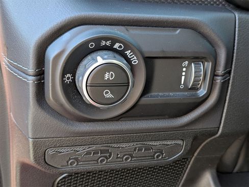 Used 2024 Jeep Gladiator Rubicon w/ Safety Group image 16