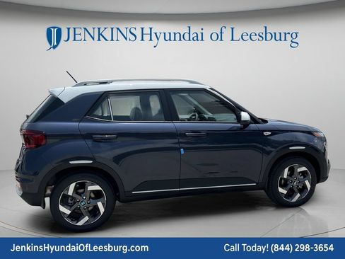 New 2026 Hyundai Venue SEL FWD image 4