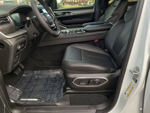 New 2026 Jeep Grand Wagoneer 4WD image 19