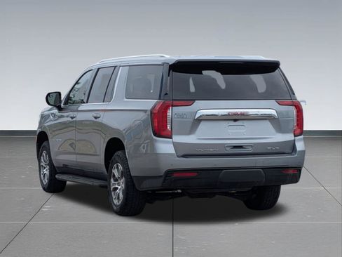 Used 2024 GMC Yukon XL SLE AWD/4WD image 4