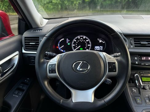Used 2011 Lexus CT 200h image 26