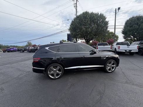 Used 2022 Genesis GV80 2.5T w/ Prestige Package 04 AWD/4WD image 2