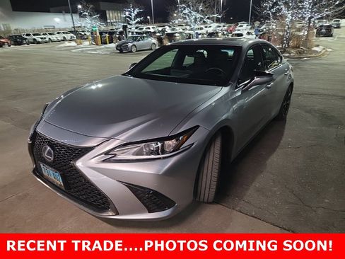 Certified 2022 Lexus ES 300h F Sport image 2