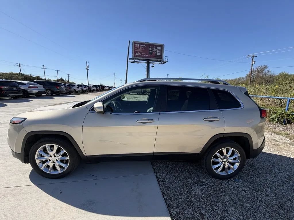 Used 2015 Jeep Cherokee Limited FWD image 2