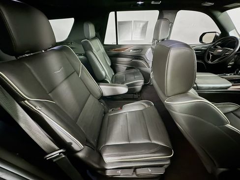 Used 2022 Cadillac Escalade Premium Luxury w/ Performance Package AWD/4WD image 38