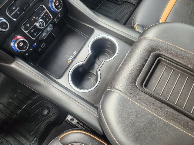 Used 2024 GMC Yukon AT4 w/ Technology Package AWD/4WD image 18
