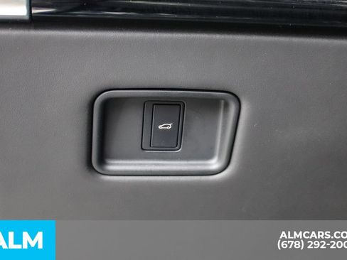 Used 2024 Land Rover Range Rover Long Wheelbase SE AWD/4WD image 33