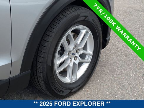 Certified 2025 Ford Explorer Active image 12