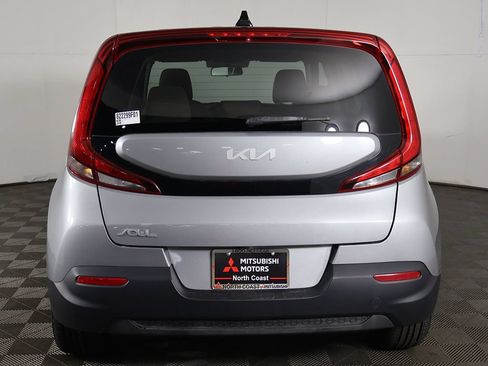 Used 2022 Kia Soul LX FWD image 23
