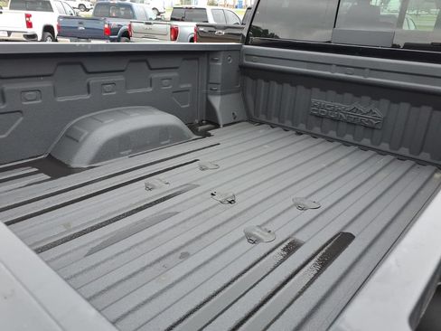 Used 2024 Chevrolet Silverado 2500 High Country w/ High Country Premium Package AWD/4WD image 16