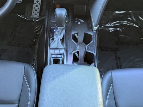 Used 2025 Toyota Camry SE w/ Multimedia Upgrade Package image 6