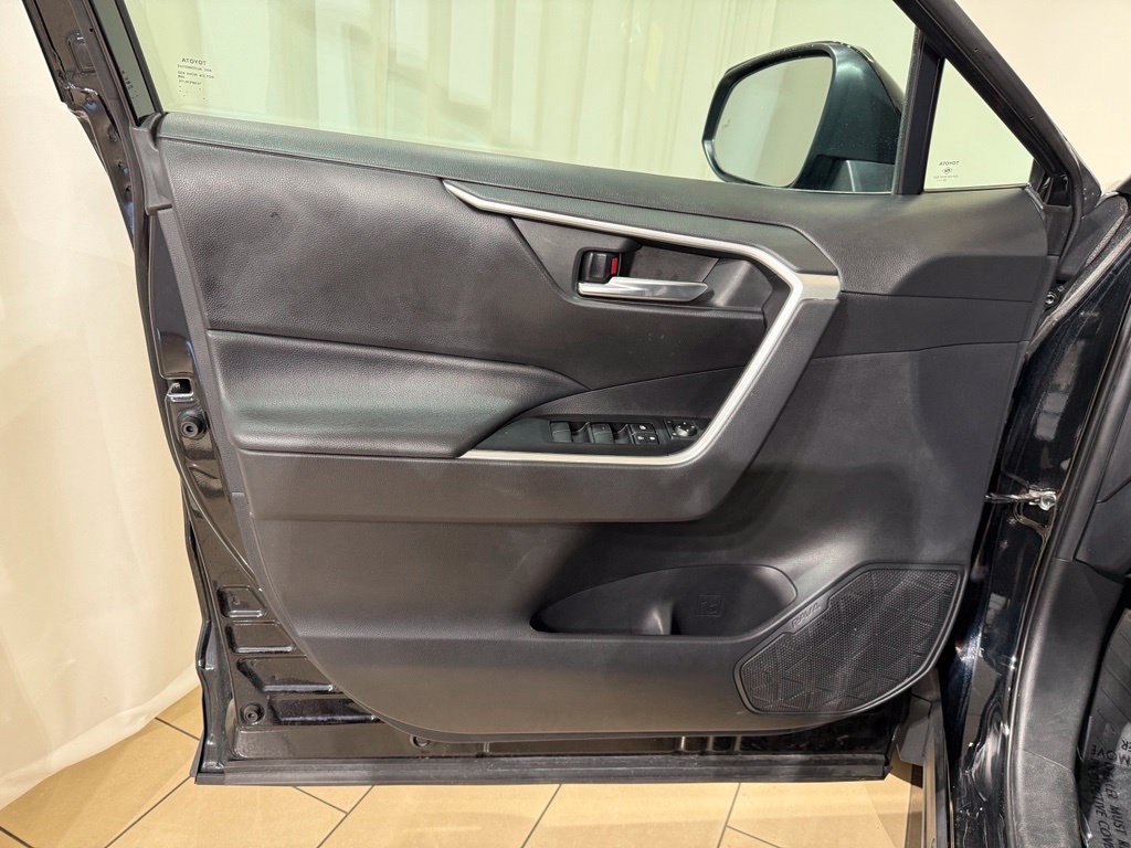 Used 2020 Toyota RAV4 XLE w/ All Weather Liner Package AWD/4WD image 15