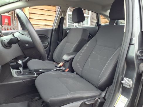 Used 2016 Ford Fiesta SE w/ Cold Weather Package image 10