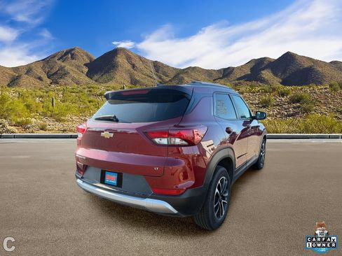 Used 2025 Chevrolet TrailBlazer LT FWD image 4