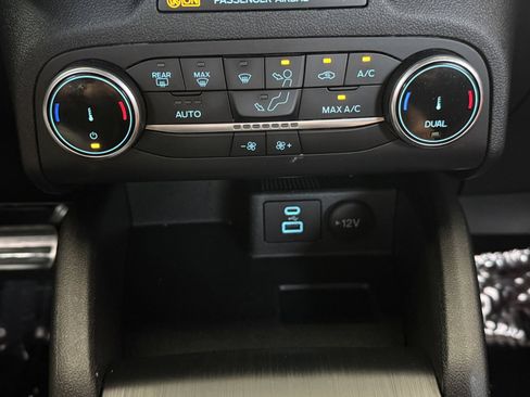 Used 2023 Ford Escape ST-Line FWD image 14