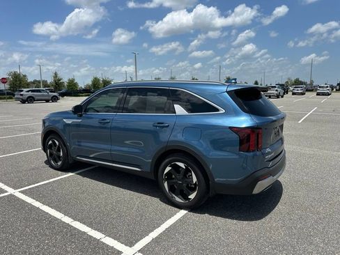 Certified 2025 Kia Sorento SX Prestige AWD/4WD image 10