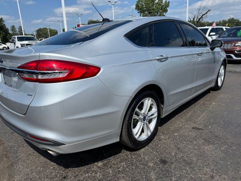 Used 2018 Ford Fusion SE FWD image 11