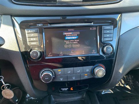 Used 2019 Nissan Rogue Sport S image 26