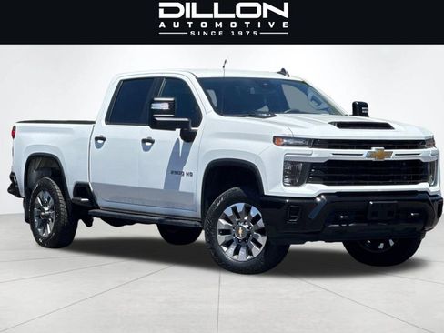 Used 2024 Chevrolet Silverado 2500 Custom w/ Custom Value Package AWD/4WD image 2