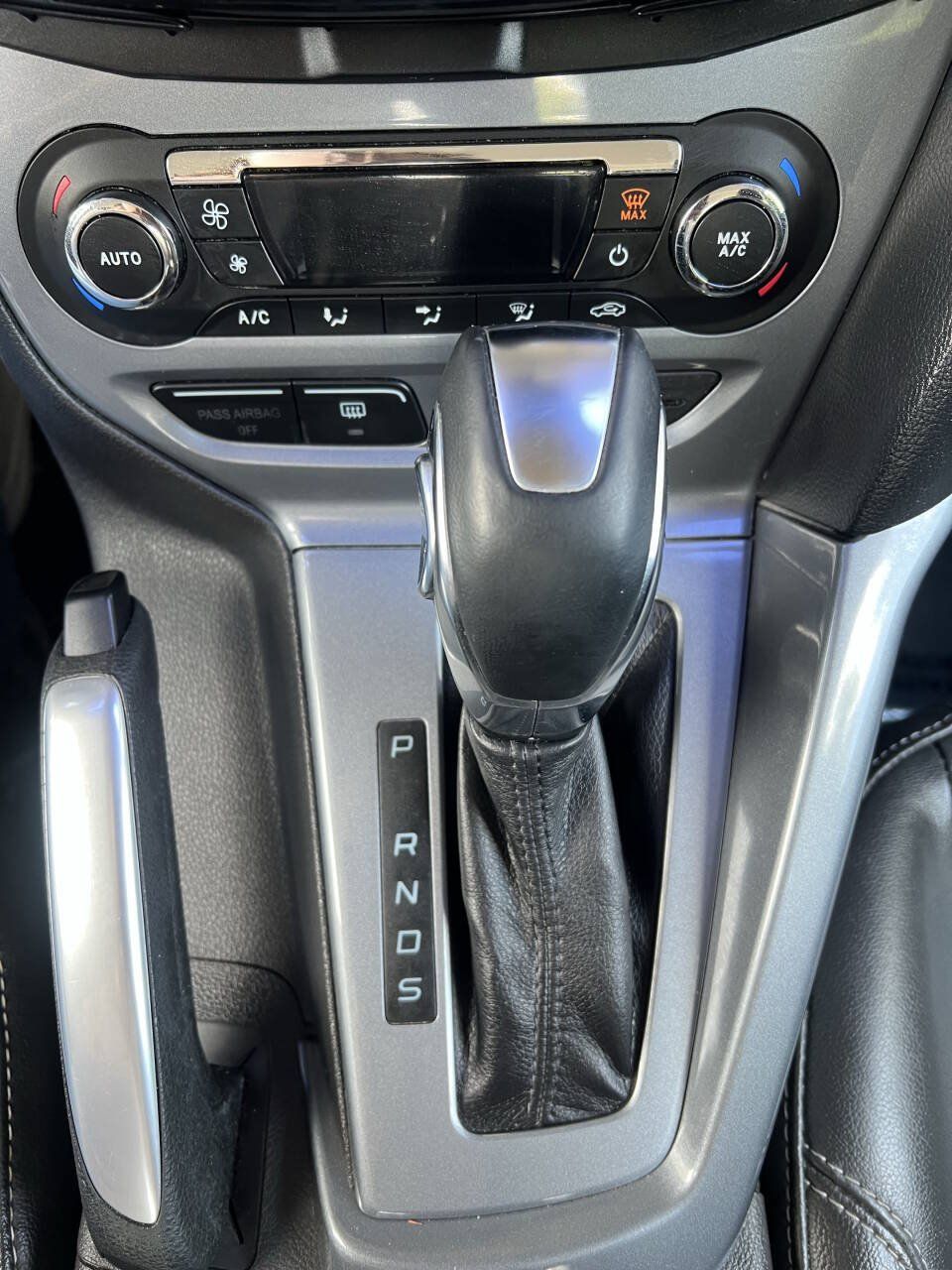 Used 2013 Ford Focus Titanium FWD image 24