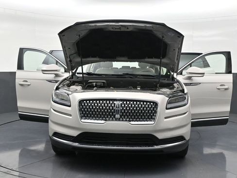 Used 2023 Lincoln Nautilus Standard image 33