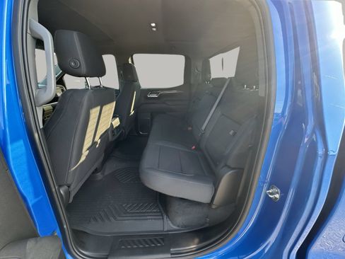 Used 2025 Chevrolet Silverado 1500 LT Trail Boss w/ Convenience Package II AWD/4WD image 24