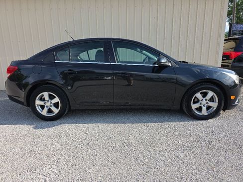 Used 2014 Chevrolet Cruze LT w/ Technology Package FWD image 3