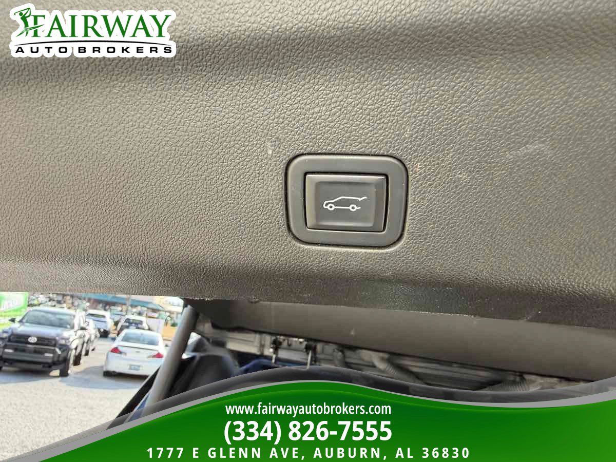 Used 2023 Chevrolet Suburban High Country AWD/4WD image 26