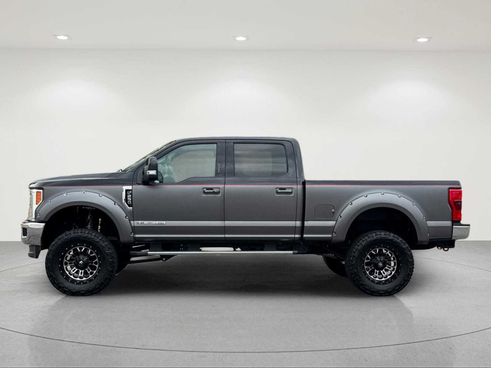 Used 2017 Ford F250 Lariat w/ Lariat Ultimate Package AWD/4WD image 3