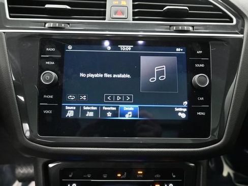 Used 2024 Volkswagen Tiguan SE FWD image 14