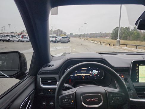 Used 2023 GMC Yukon AT4 image 14