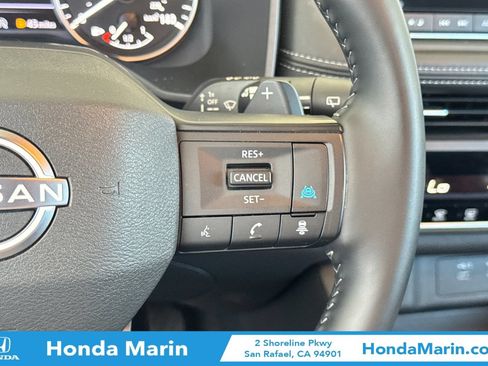 Used 2025 Nissan Rogue SV FWD image 30