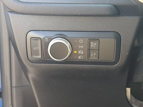 Used 2022 Ford Escape SE w/ SE Sport Appearance Package AWD/4WD image 19