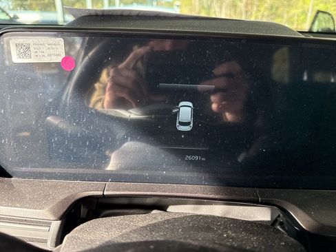 Used 2025 Kia Telluride S image 10