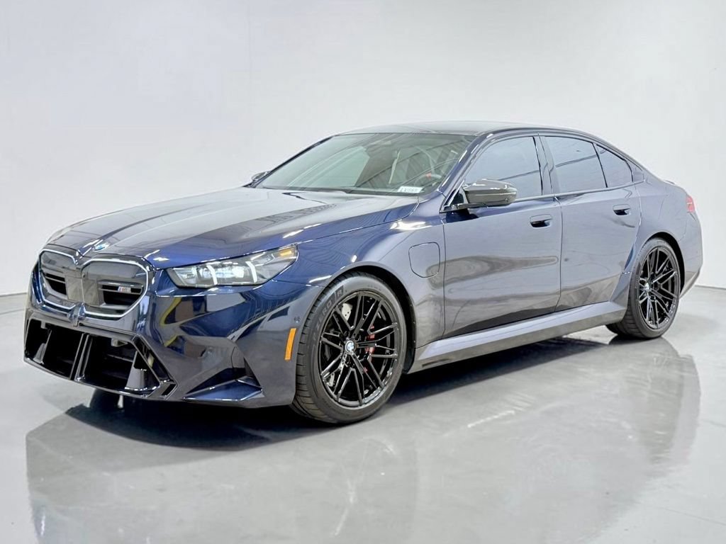 Used 2026 BMW M5 w/ Executive Package AWD/4WD image 3
