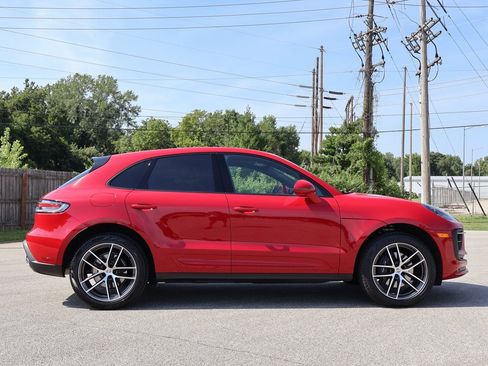 Used 2025 Porsche Macan image 9