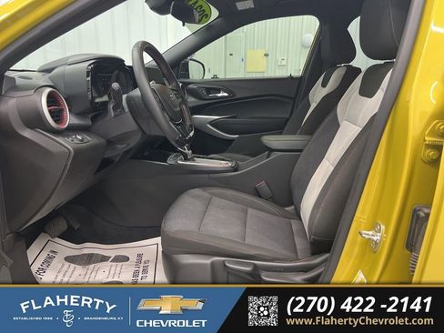 Used 2024 Chevrolet Trax RS image 9