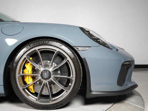 Used 2018 Porsche 911 GT3 RWD image 46
